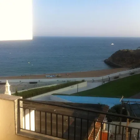 T0 Close To The And The Center 알부페이라